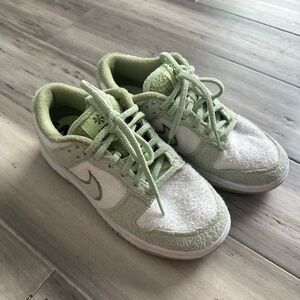 Nike Dunk Low - Green and White Fleece